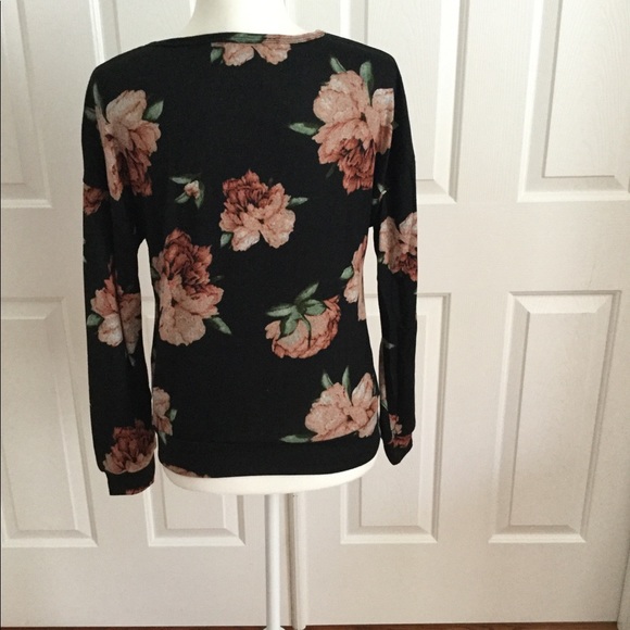 💔50% Off💔 Available by Angela Long Sleeve Floral - Picture 6 of 8